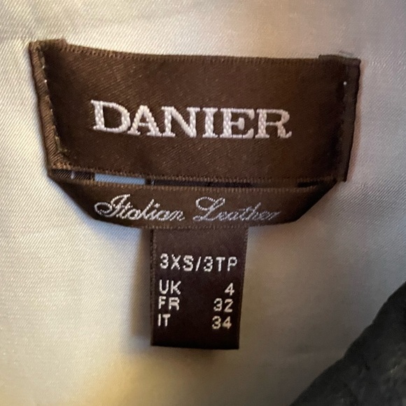 DANIER Leather Jacket - Picture 2 of 7